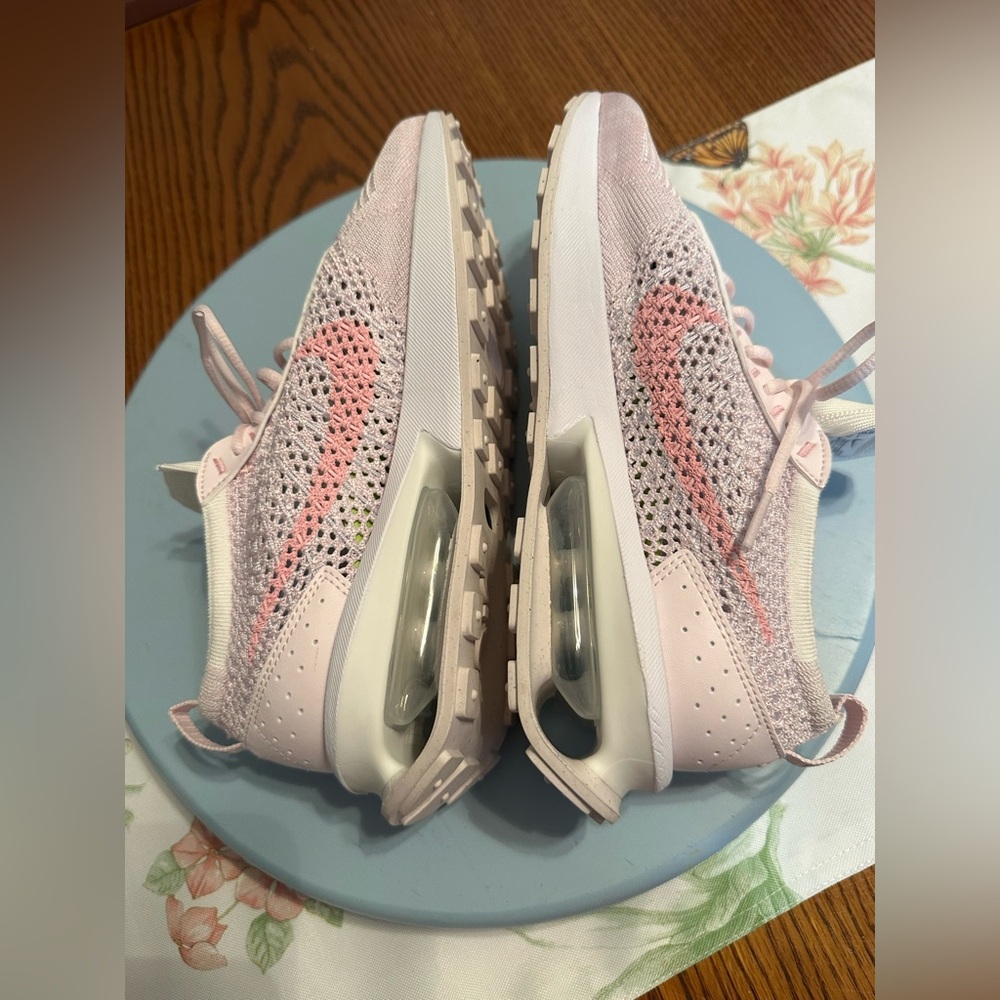 Nike Pink Athletic Running Shoes Breathable Design - Picture 6 of 10